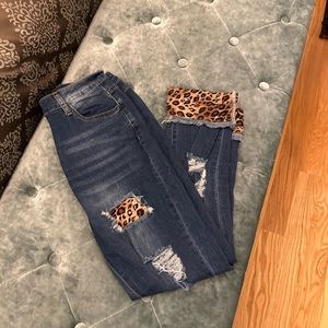 Leopard print cuffed jeans SZ M NWOT